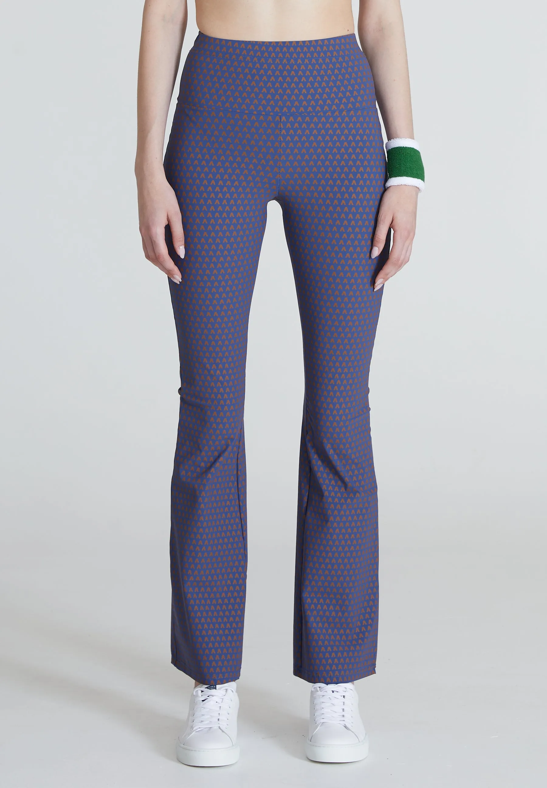 The Bootcut Sport Pants - Milk Choc V